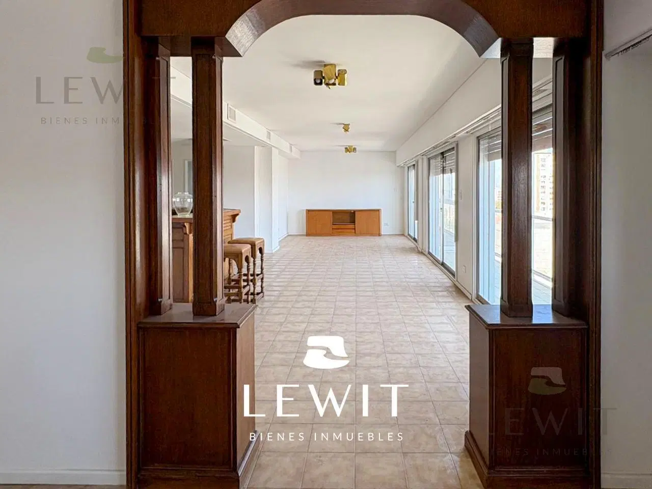 Alquiler departamento | 4 dormitorios | Cochera | Zona centro |Neuquén 1
