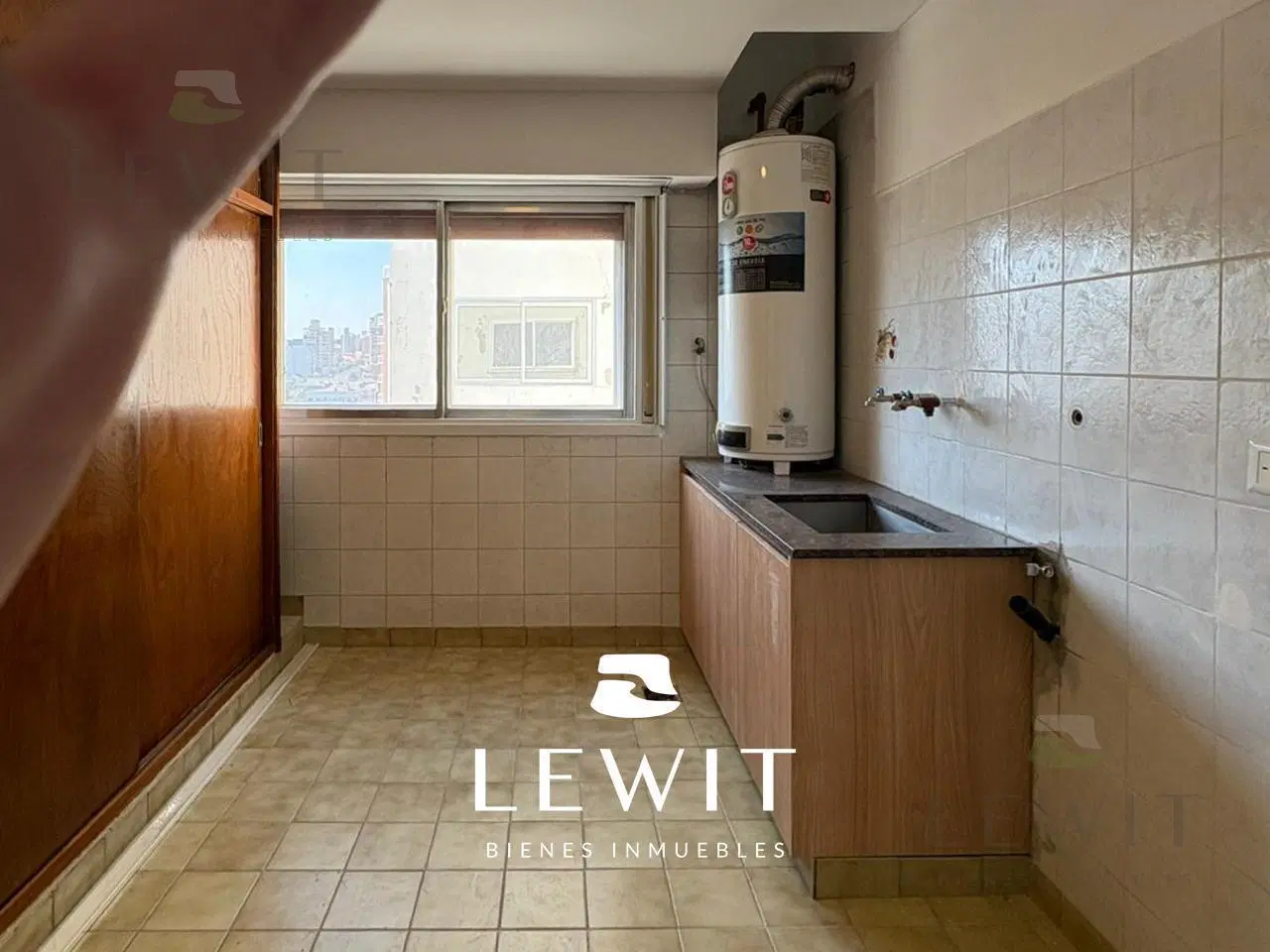 Alquiler departamento | 4 dormitorios | Cochera | Zona centro |Neuquén 3