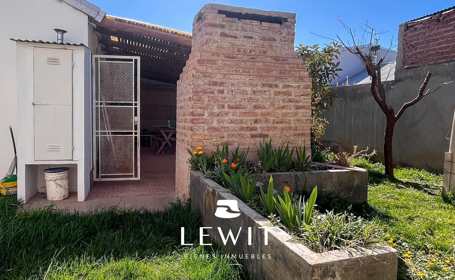 Foto de Venta casa dos dormitorios | con patio y pileta | Apta crédito | B° 107, imagen 5