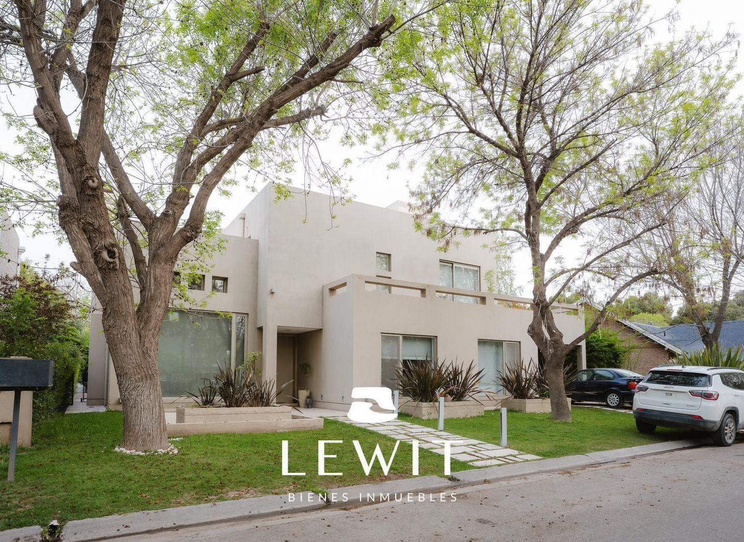 Foto de Venta casa gerencial | 4 dormitorios | Spa | Quincho | Pileta, imagen 4