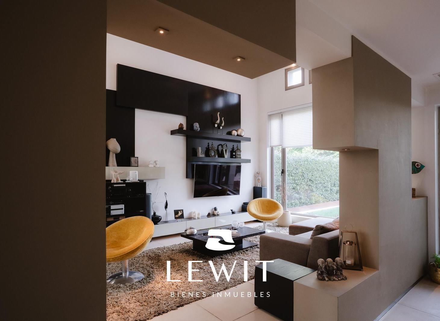 Foto de Venta casa gerencial | 4 dormitorios | Spa | Quincho | Pileta, imagen 2