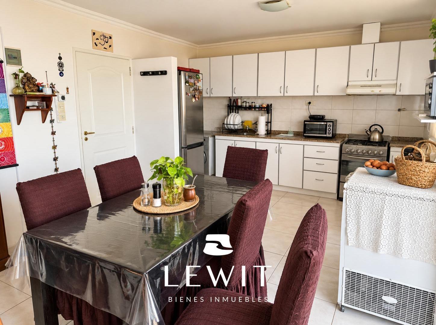 Foto de Venta Departamento Penhouse 2 Dormitorios | Cochera y Balcón | Illia y, imagen 2