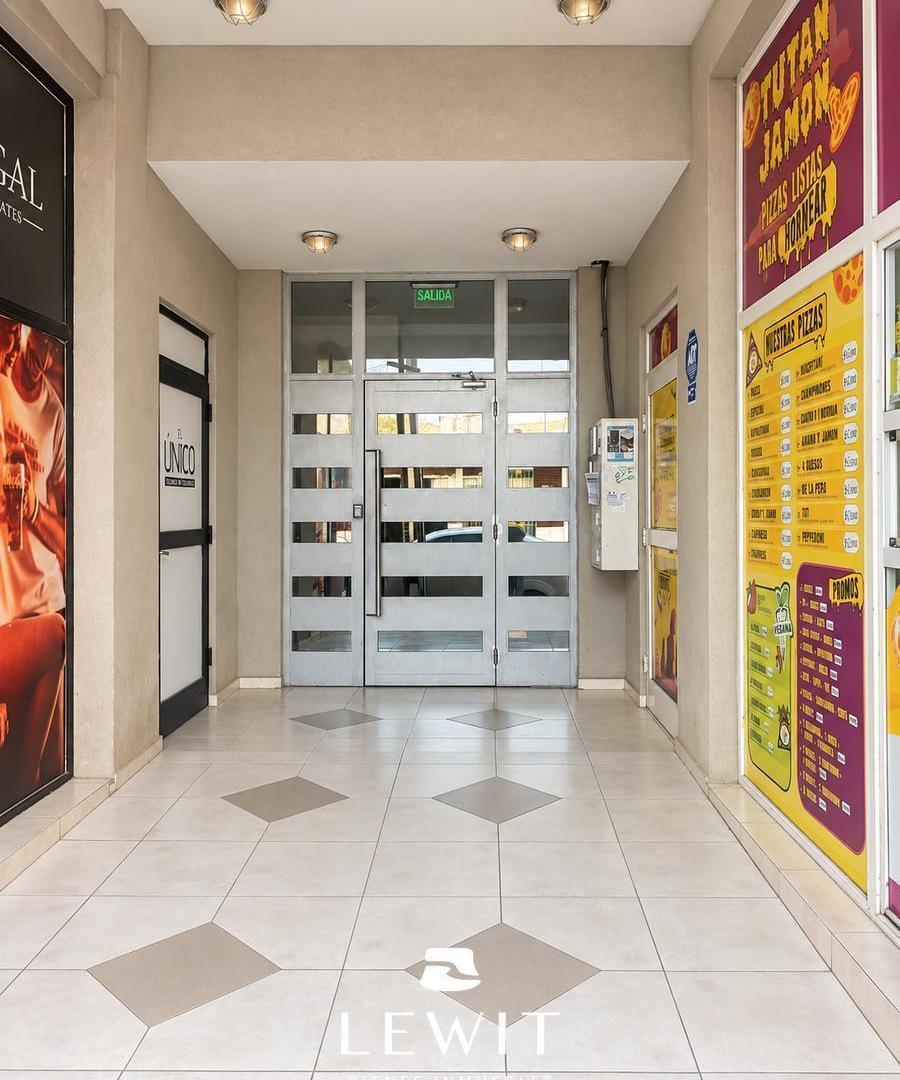 Foto de Venta Departamento Penhouse 2 Dormitorios | Cochera y Balcón | Illia y, imagen 5