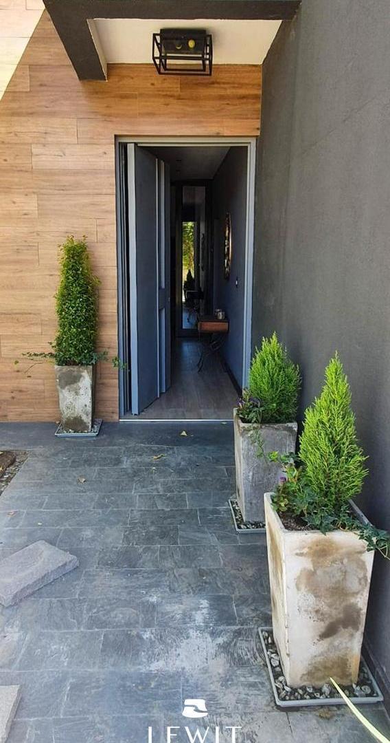 Foto de Venta Casa | 4 dormitorios | Escritorio | Pileta | Barrio Los Canales, imagen 3