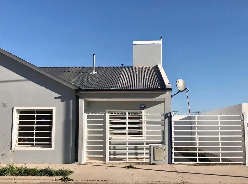 Alquiler Casa de 2 dormitorios Barrio Altos de Alberdi 3