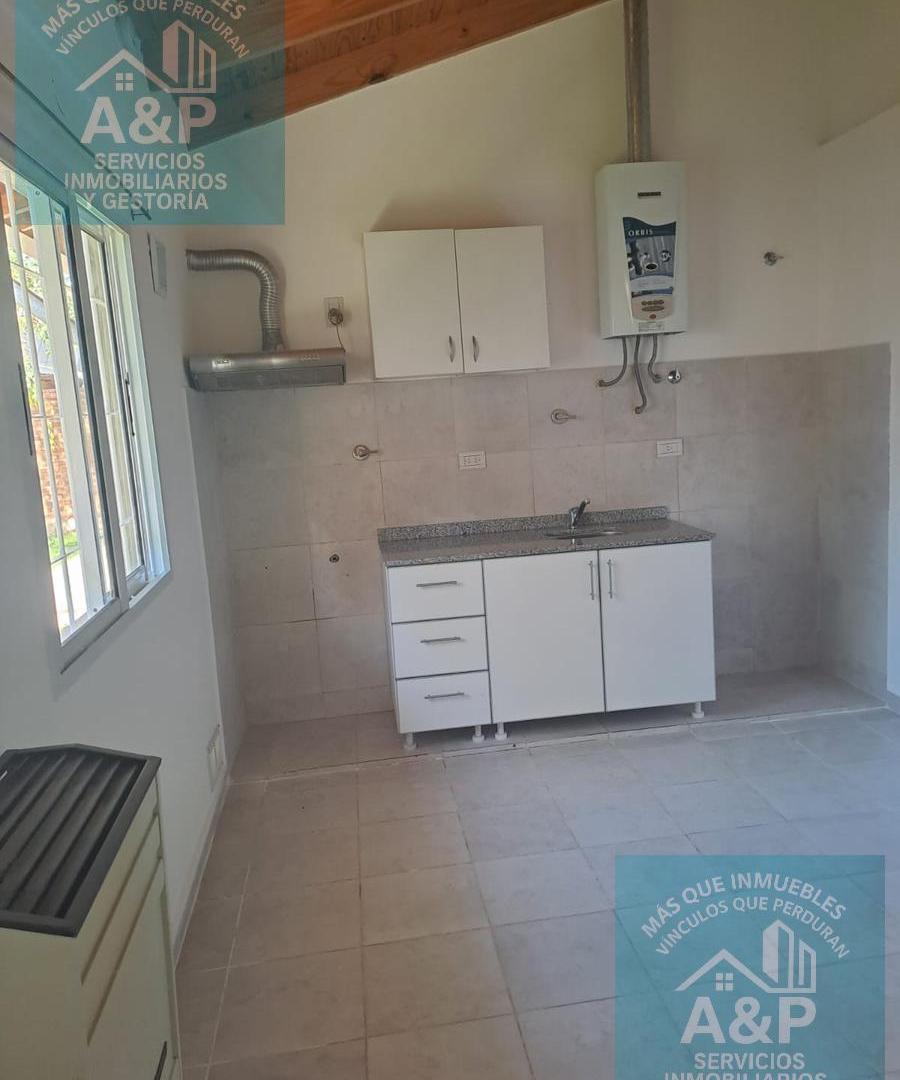 Foto de ALQUILO MONOAMBIENTE EN CALLE PERU 1011 DE PLOTTIER, imagen 2