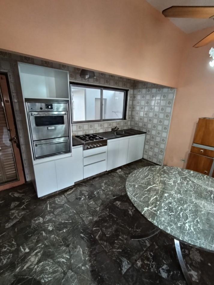 Foto de CASA DE 2 DORMITORIOS A 200 MTS. DE AV. PTE. PERON., imagen 2