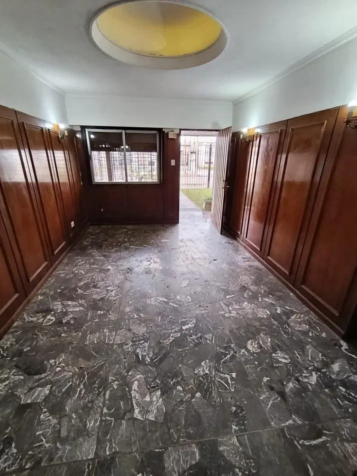 CASA DE 2 DORMITORIOS A 200 MTS. DE AV. PTE. PERON. 5