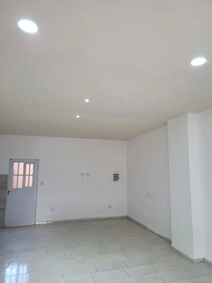 DUPLEX 2 DORMITORIOS CON ENTRADA PARA AUTOS EN FCO. ALVAREZ. 5