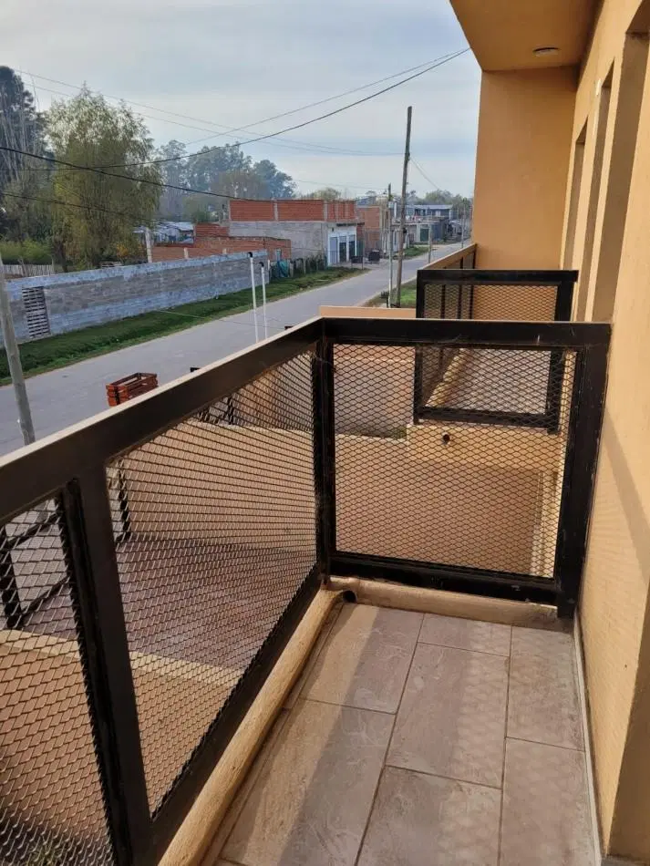 DUPLEX 2 DORMITORIOS CON ENTRADA PARA AUTOS EN FCO. ALVAREZ. 3