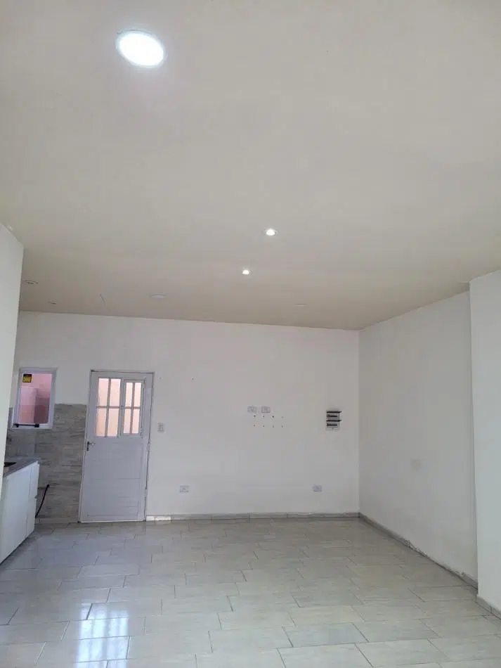 DUPLEX 2 DORMITORIOS CON ENTRADA PARA AUTOS EN FCO. ALVAREZ. 4