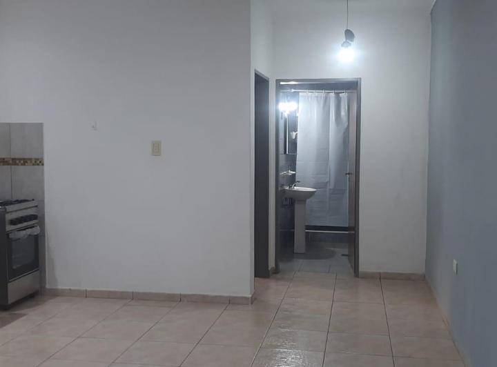 8 y 160 berisso, alquilo dto. interno excelente estado 4