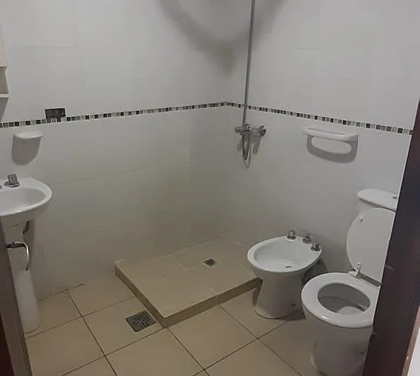 Casa 3 dormitorios con amplio patio zona muy tranquila cerca del rio 5
