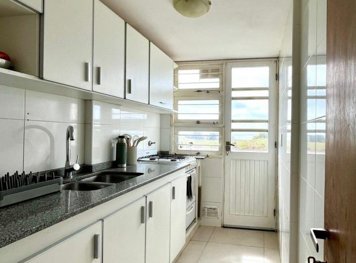 Departamento En Planta Baja Con Patio Propio Y Vista Al Mar. Pinamar Todo El Año 5