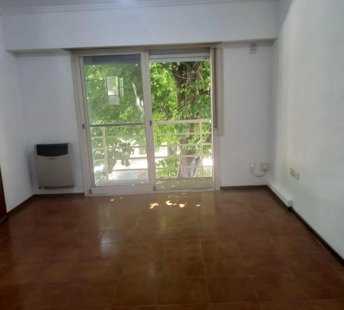 Se Alquila Departamento 1 Dormitorio C/Balcón al frente en calle 34 entre 117 y Diagonal 74 La Plata 3