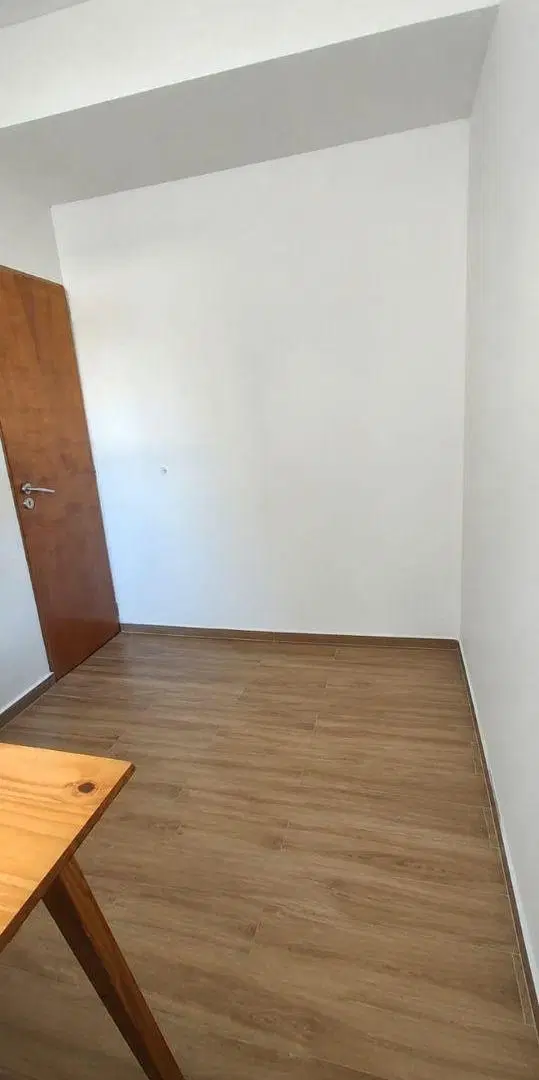 Se Alquila Departamento 2 Dormitorios C/Amplio Balcón al frente ubicado en calle 59/ 9 y 10 La Plata 5
