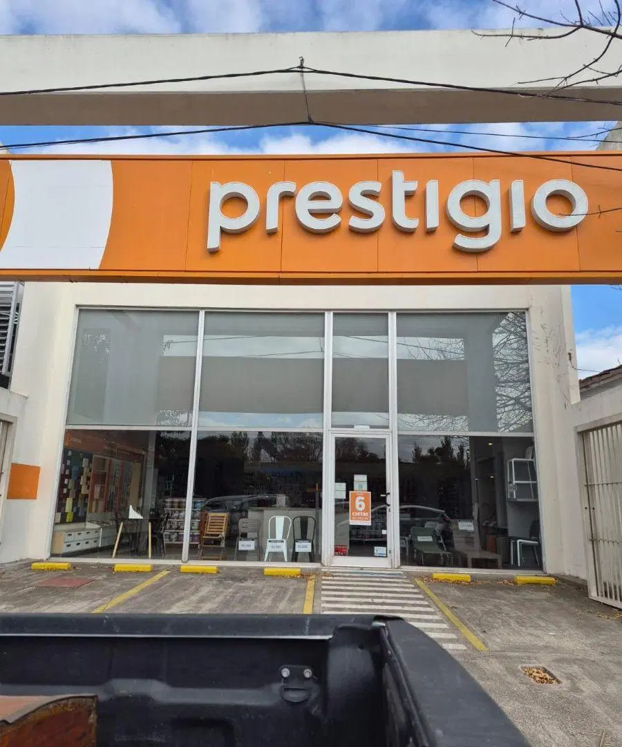 Se Alquila Local Comercial C/Estacionamiento Ubicado en Cno Centenario/ Cantilo y 472 City Bell. 5