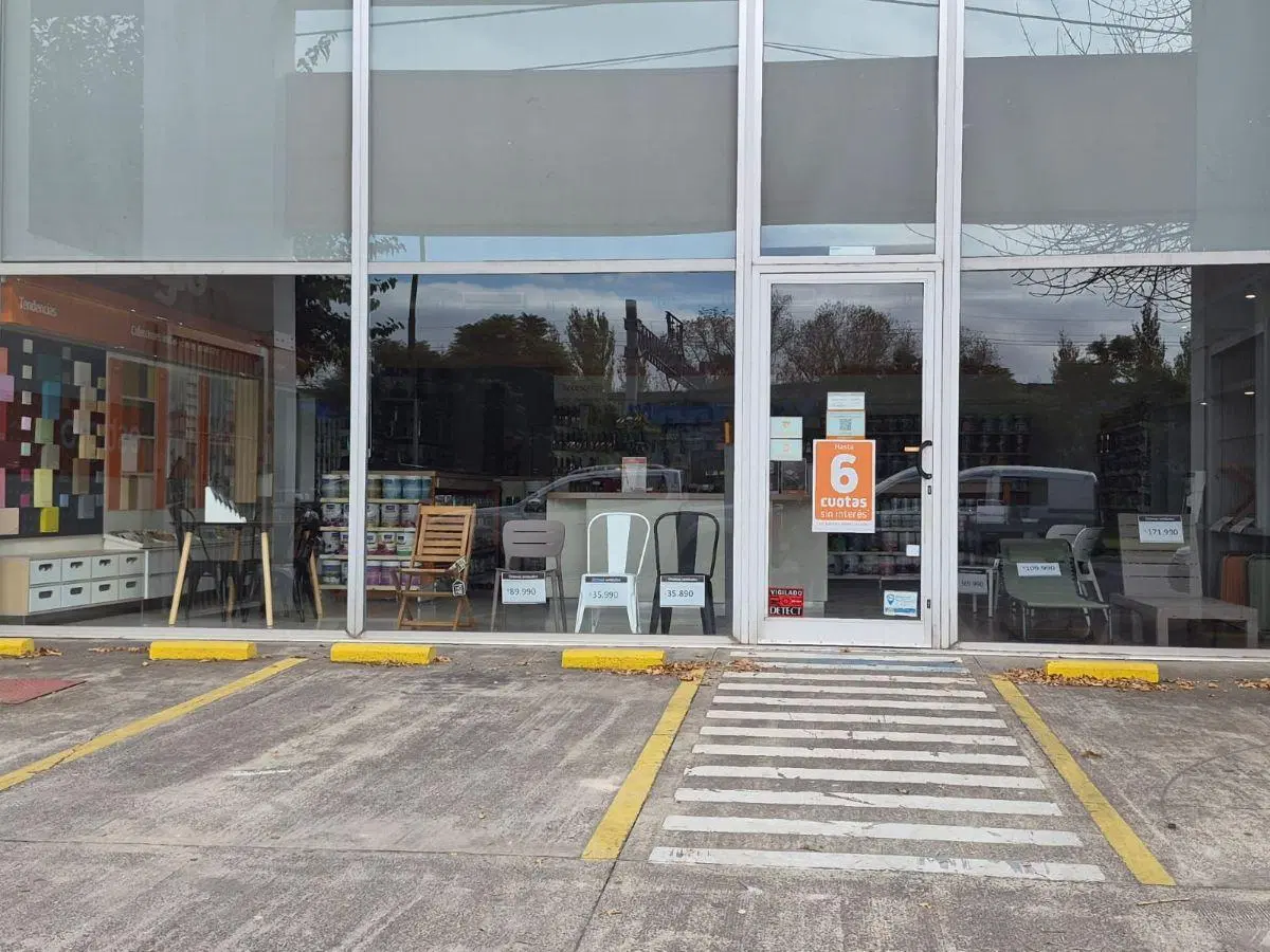 Se Alquila Local Comercial C/Estacionamiento Ubicado en Cno Centenario/ Cantilo y 472 City Bell. 4