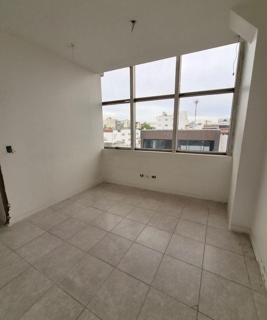 Foto de Oficina comercial de 250 m² en alquiler en Flores, imagen 4