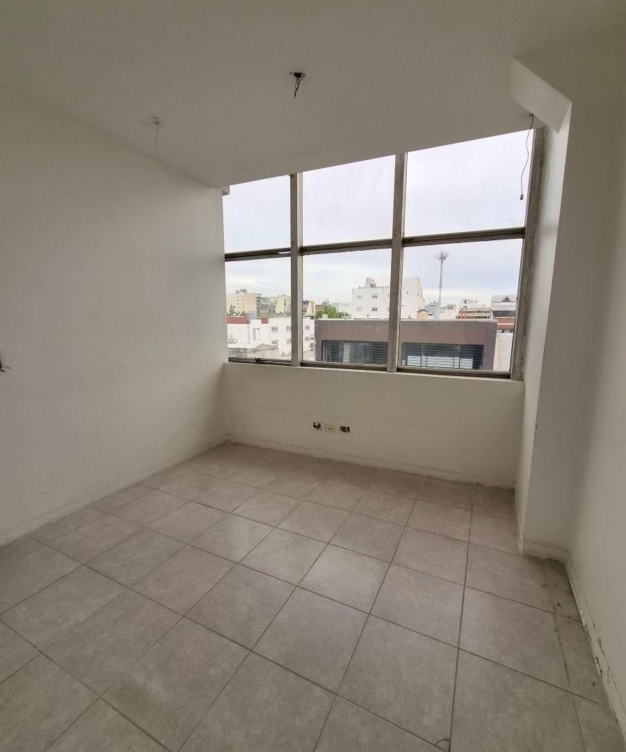 Foto de Oficina comercial de 250 m² en alquiler en Flores, imagen 5