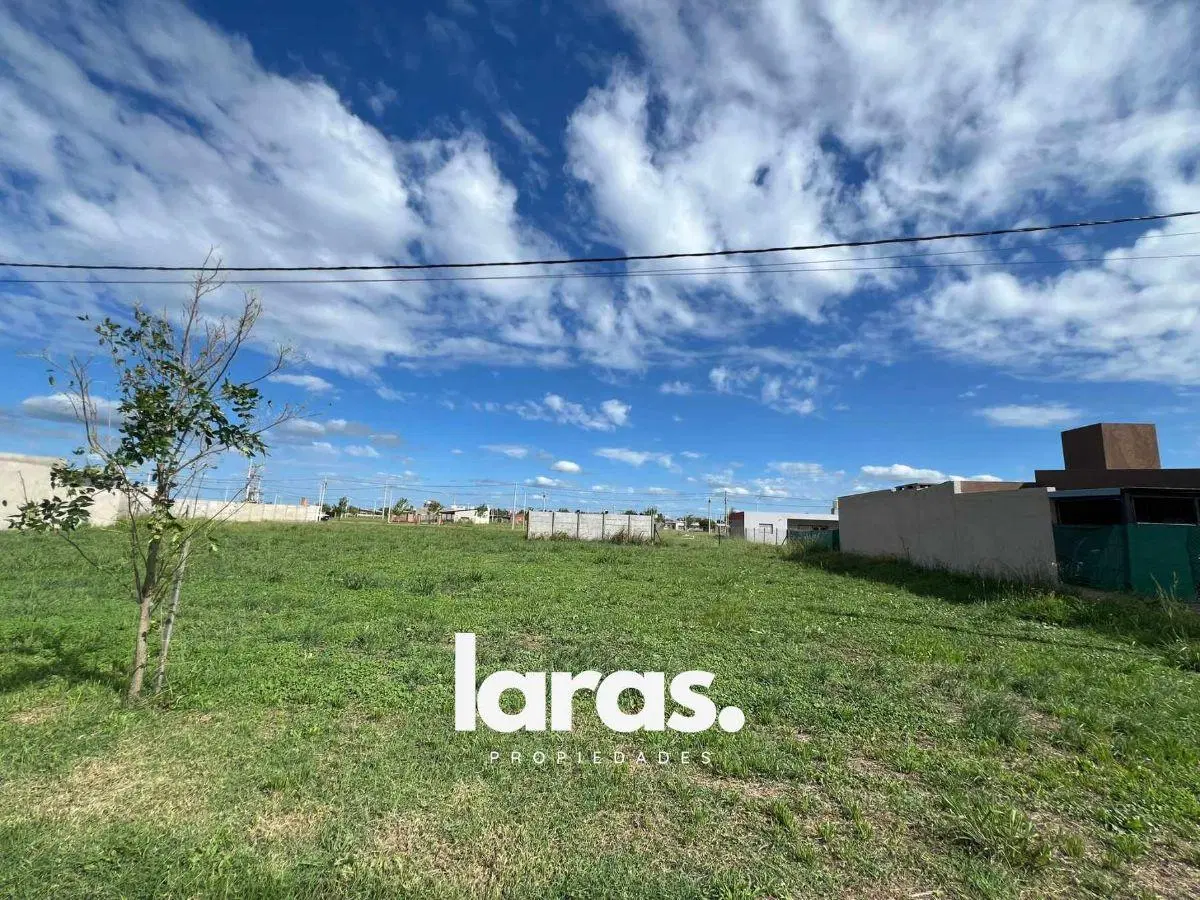 Terreno en venta 300 m2 Alvear Campos del Oeste 3