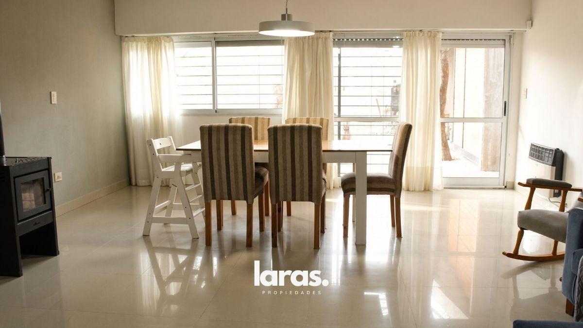 Foto de Casa en Funes con 3 dormitorios, pileta, parrillero y cochera cubierta, imagen 3
