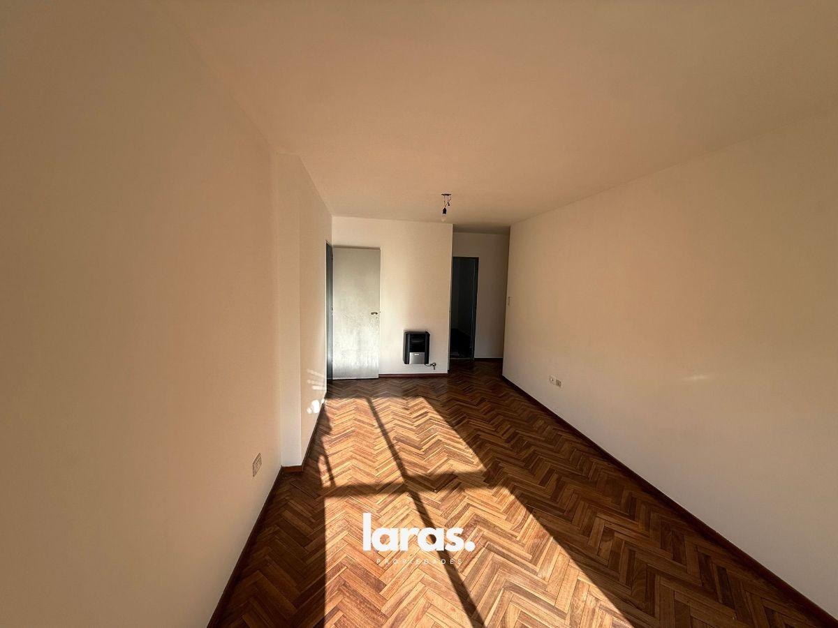 Foto de Departamento en alquiler 2 dormitorios con cochera - Moreno 300, imagen 1