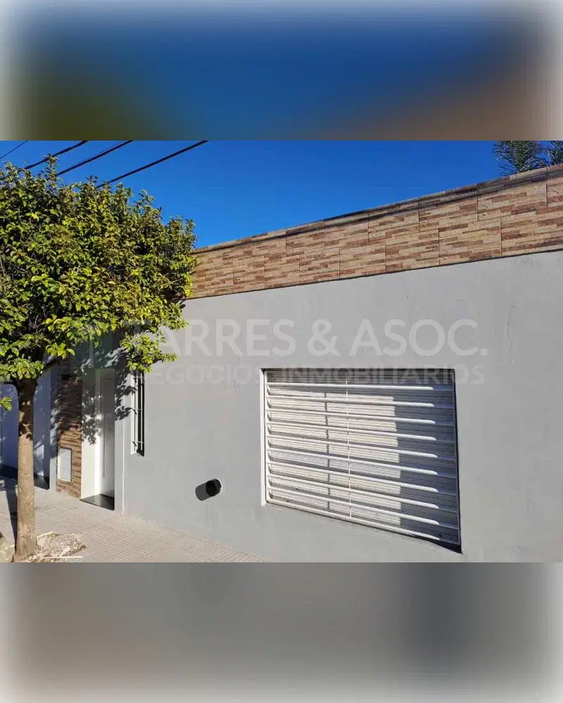 Casa de 3 dormitorios en venta en Barrio Lamadrid - 550 m² 1