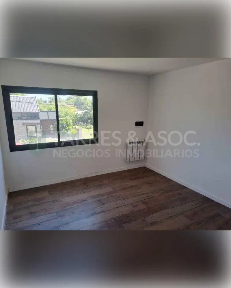 Duplex en Venta en Villa Nueva con 150 m2 y 3 Dormitorios, Barrio Golf 4