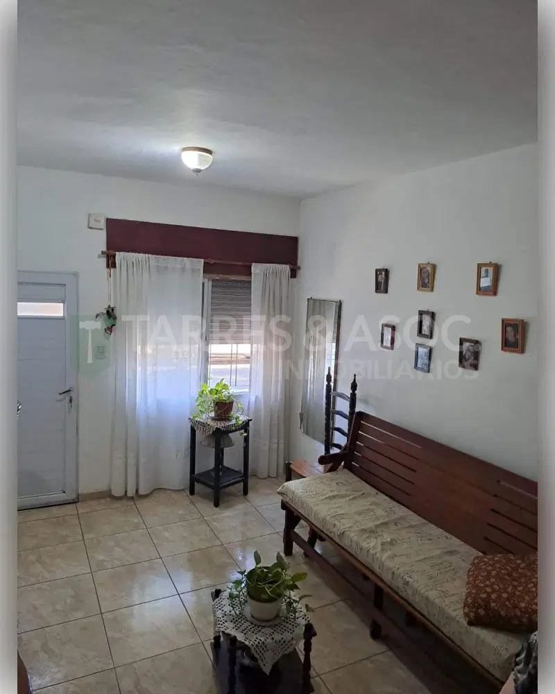 Casa de 233 m2 con 2 dormitorios en venta en Villa María, Barrio Ameghino 3