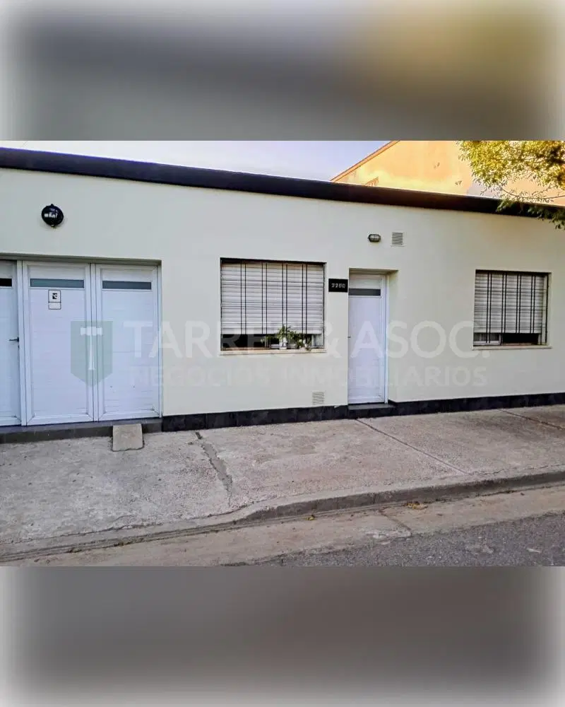 Casa de 233 m2 con 2 dormitorios en venta en Villa María, Barrio Ameghino 2