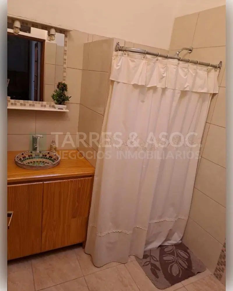 Casa de 300 m² con 2 dormitorios en venta en Villa Maria, Barrio Rivadavia 5