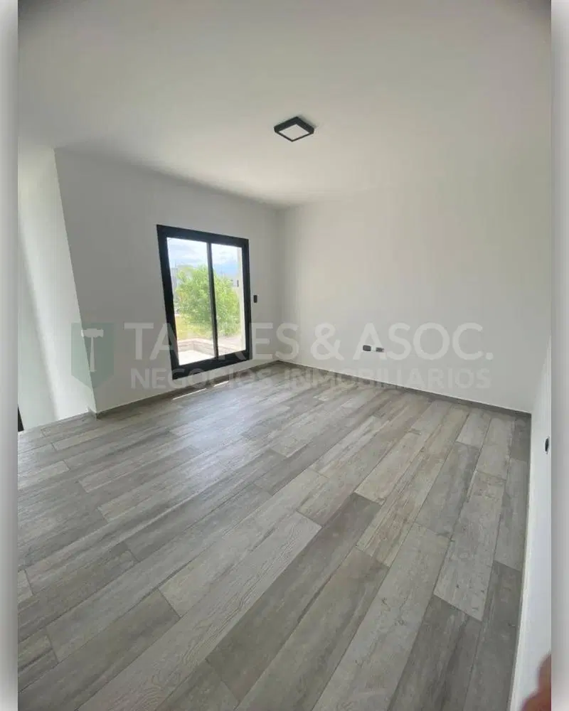 Casa en venta de 341 m² con 3 dormitorios en Villa María, Barrio Las Lilas 1