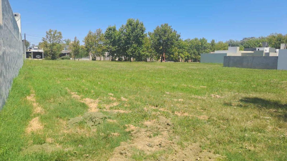 Terreno de 487 m² en venta en Villa Nueva, Barrio Jardin del Golf
