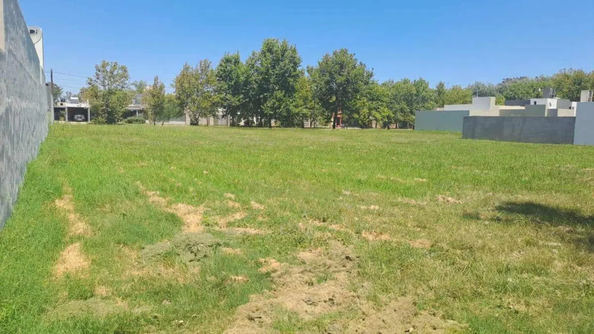 Terreno de 487 m² en venta en Villa Nueva, Barrio Jardin del Golf 2