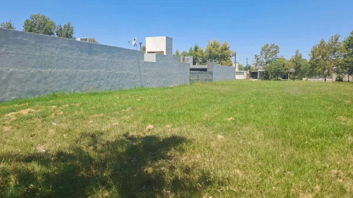 Terreno de 487 m² en venta en Villa Nueva, Barrio Jardin del Golf 1