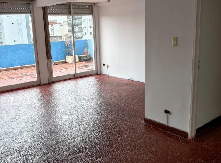Departamento 3 ambientes con balcón terraza 1