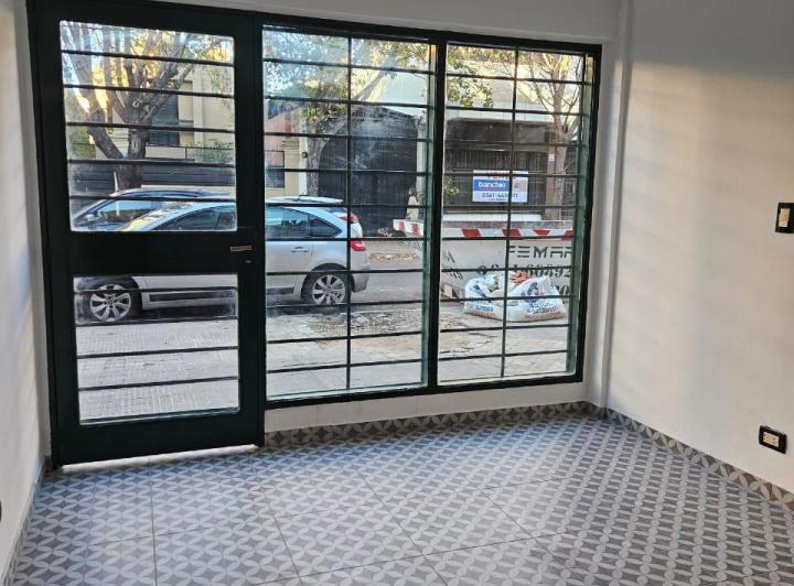 Local de 18 mts con baño en pichincha. 2