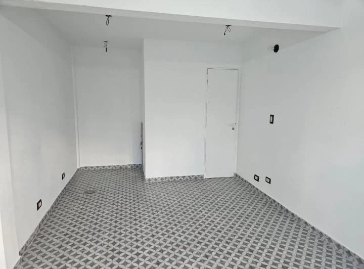 Local de 18 mts con baño en pichincha. 1