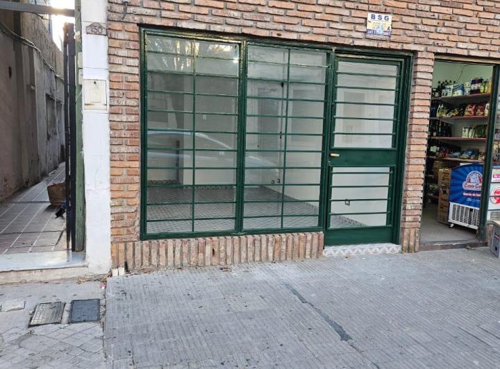 Local de 18 mts con baño en pichincha. 3