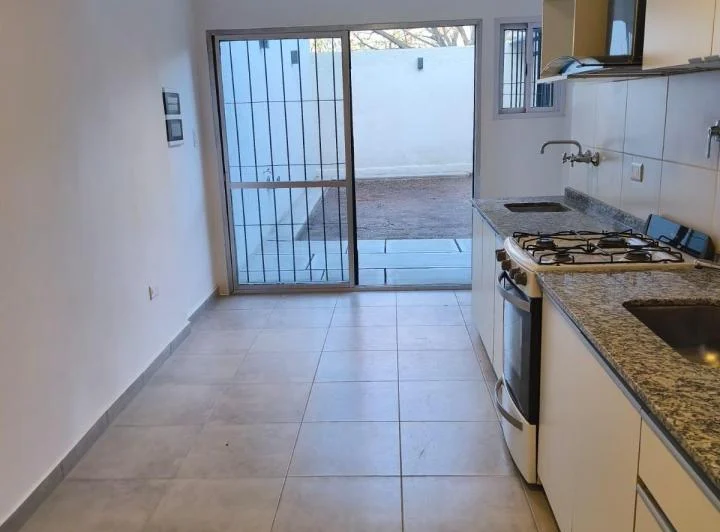 Alquilo casa totalmente reciclada a nueva (a estrenar) 4
