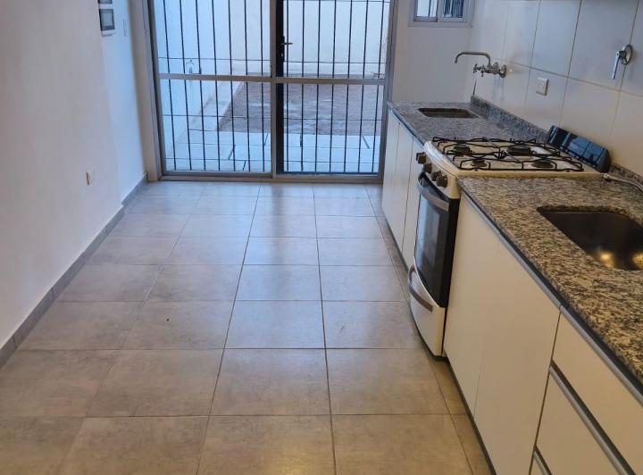 Alquilo casa totalmente reciclada a nueva (a estrenar) 3