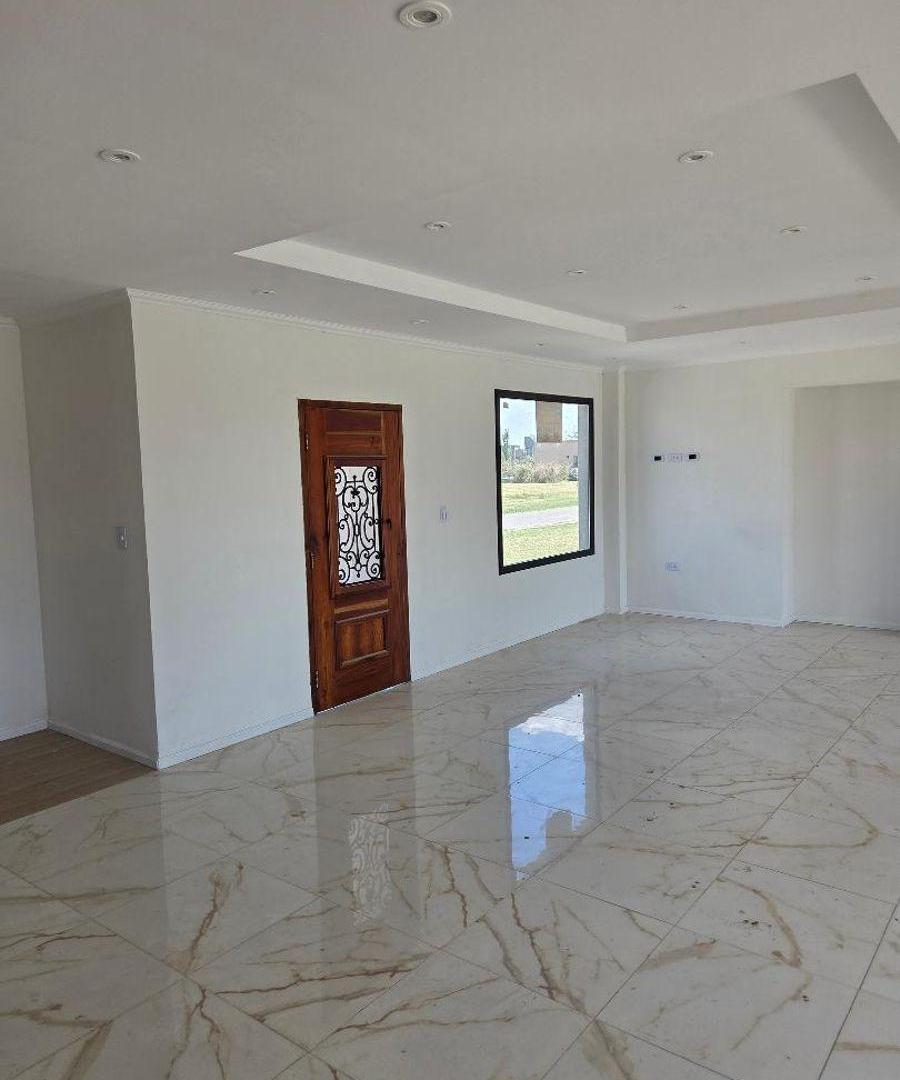 Foto de Casa a Estrenar 5 Ambientes, Pileta- Horizontes al Sur- Corredor verde, imagen 3