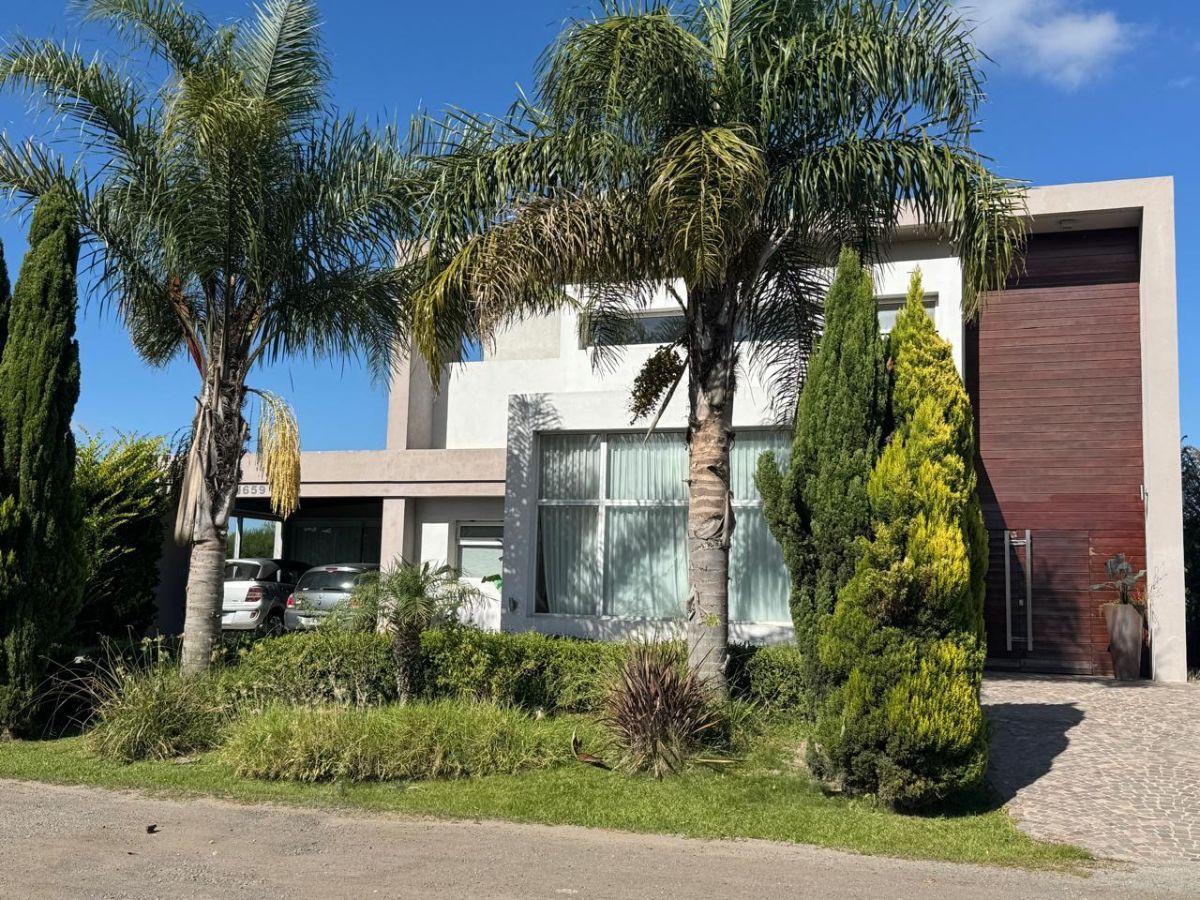 Hermosa casa con costa de laguna en Santa Rita Corredor verde Canning San Vicente