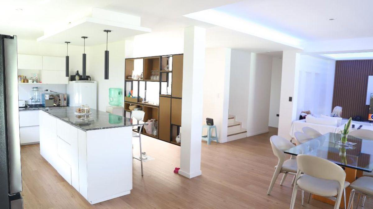 Foto de EXCELENTE CASA CON JARDIN Y PISCINA EN PRINCIPADO CORREDOR VERDE, imagen 3