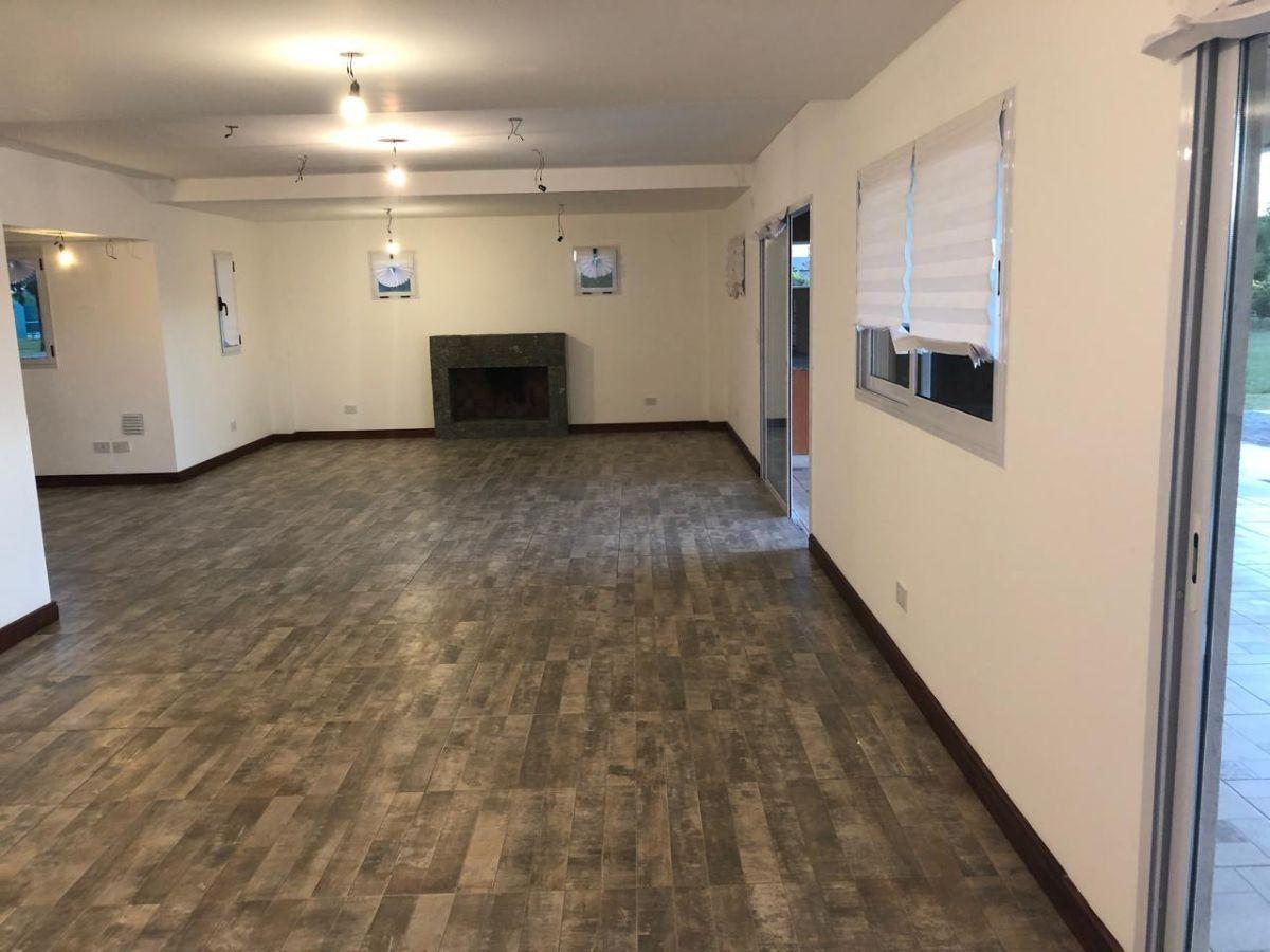 Foto de IMPORTANTE CASA 5 AMB. CON COSTA DE LAGUNA PRINCIPADO CIUDAD NAUTICA, imagen 3