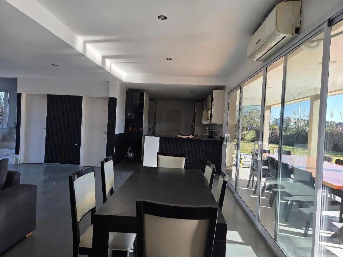 CASA CON PISCINA Y JARDIN HORIZONTES AL SUR CORREDOR VERDE CANNING SAN VICENTE 2