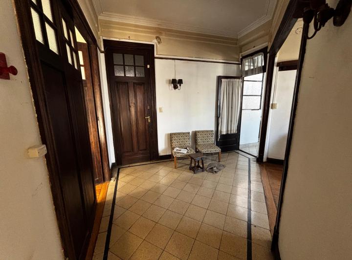 Departamento de estilo clásico platense. 2 habitaciones 2