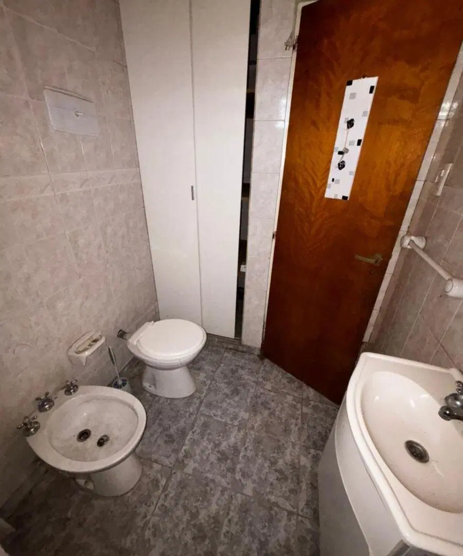 Oportunidad. Propiedad en Venta - 2 Casas. Amplio Jardín - 10x50m - La Plata 2