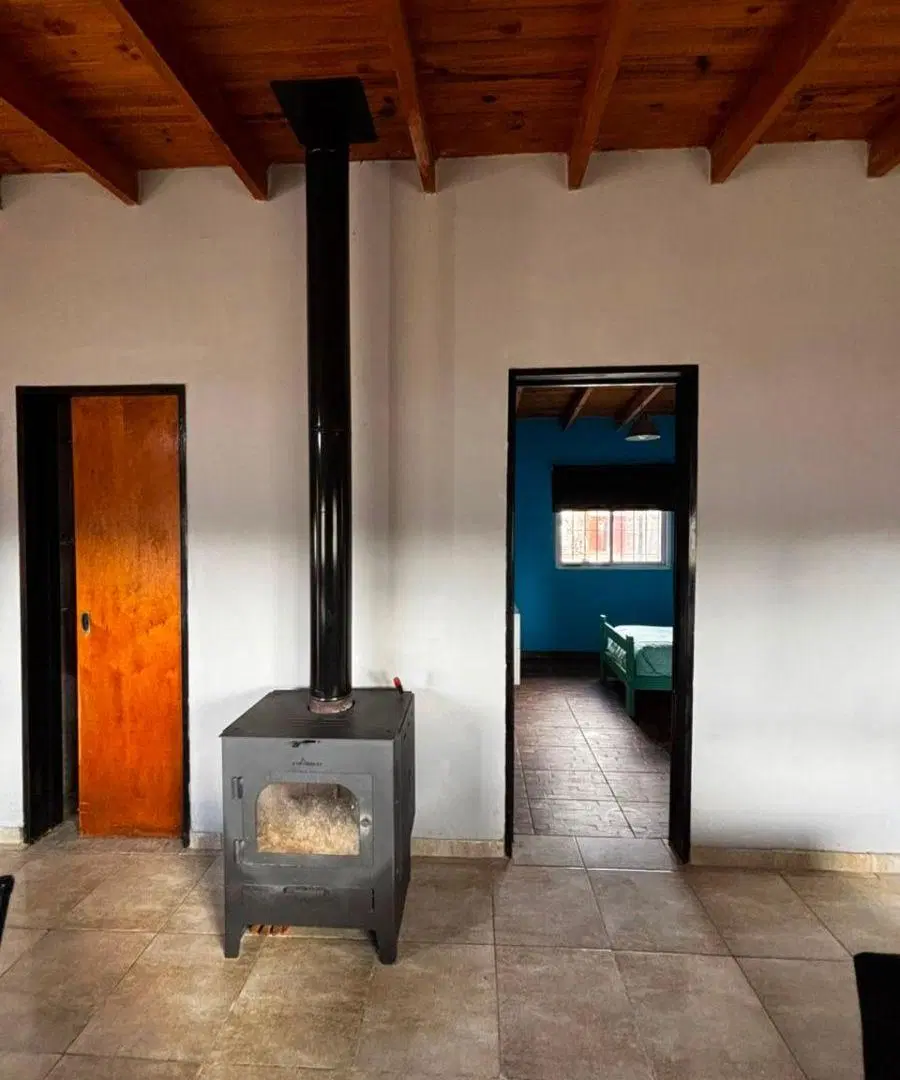 Venta de casa de 2hab con amplio parque, pileta y quincho con parilla. Los Talas 2